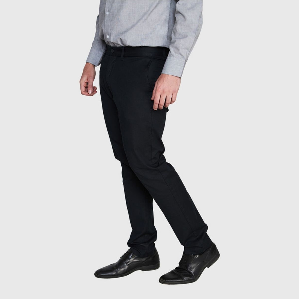 JAYSON - Pantalón Gabardina Spandex Frente Plano Hombre