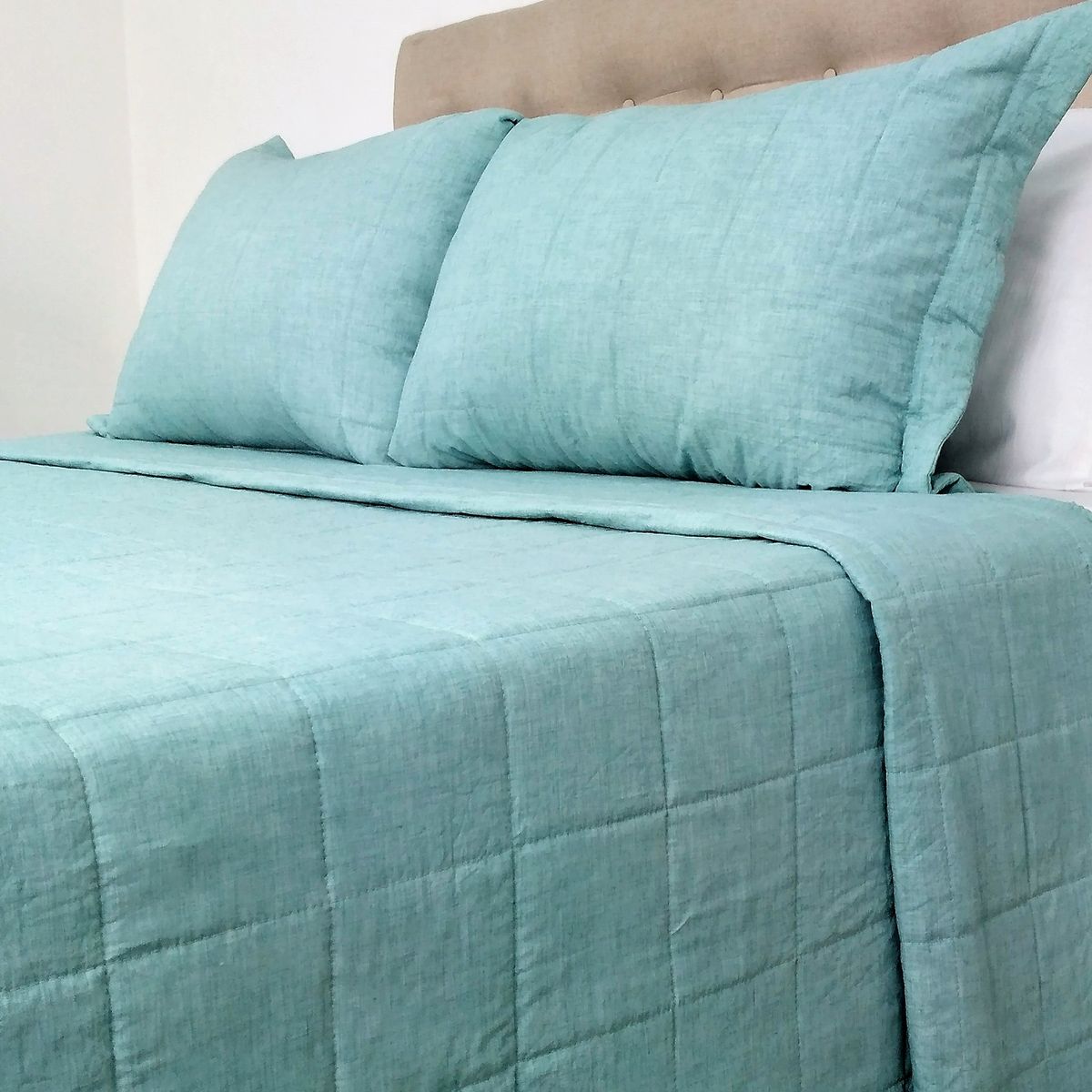 CHANTILLY - Cubrecama Polilino Bordado 1.5 Plazas Turquesa CHANTILLY