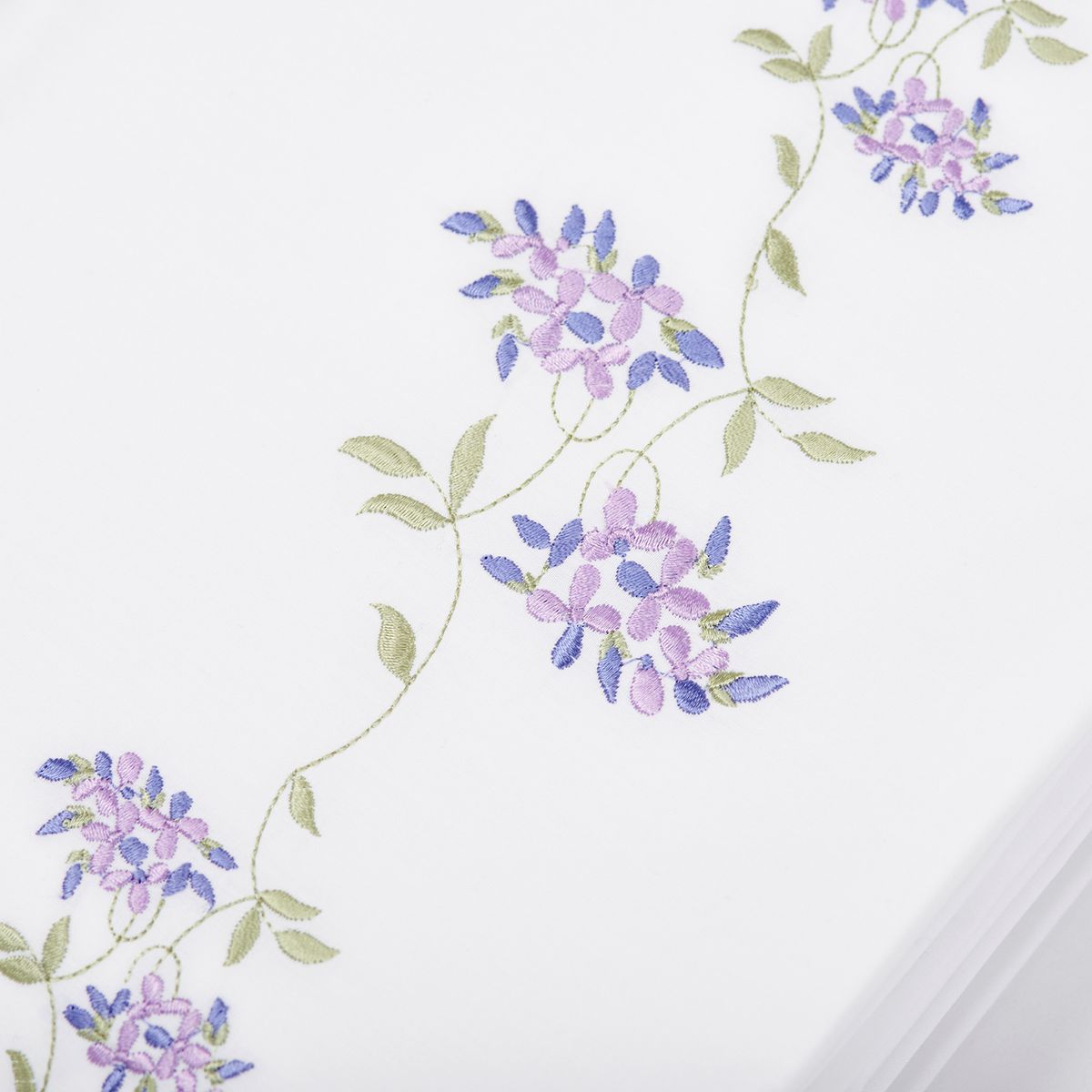 NINA HERRERA - Cubreplumón Bordado Enredadera Lila 220 Hilos 2 Plazas