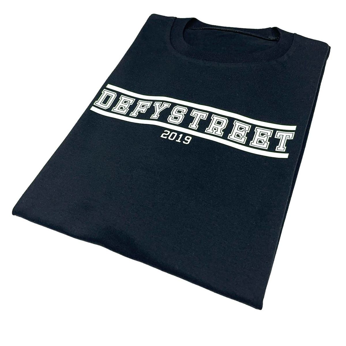 DEFY STREET - Polera Negra manga corta con estampado