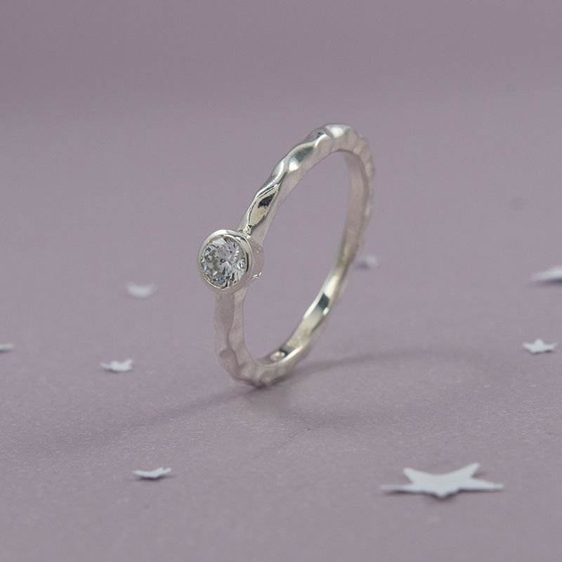 ROSETT - Anillo Solitario Texturado Plata Ley 925