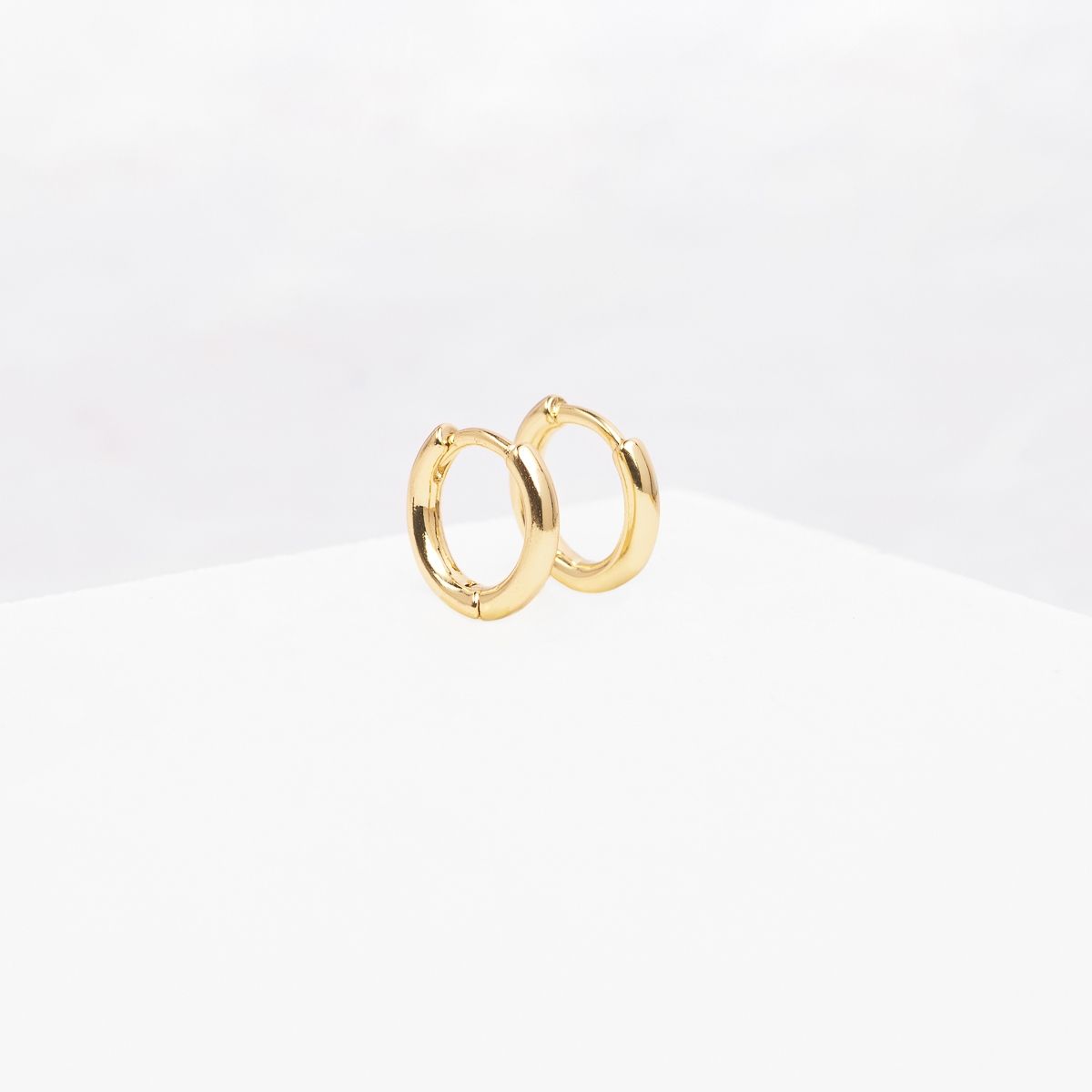 GENERICO - Aros Argollas MELBA para mujer bañados en Oro 18k con cristales