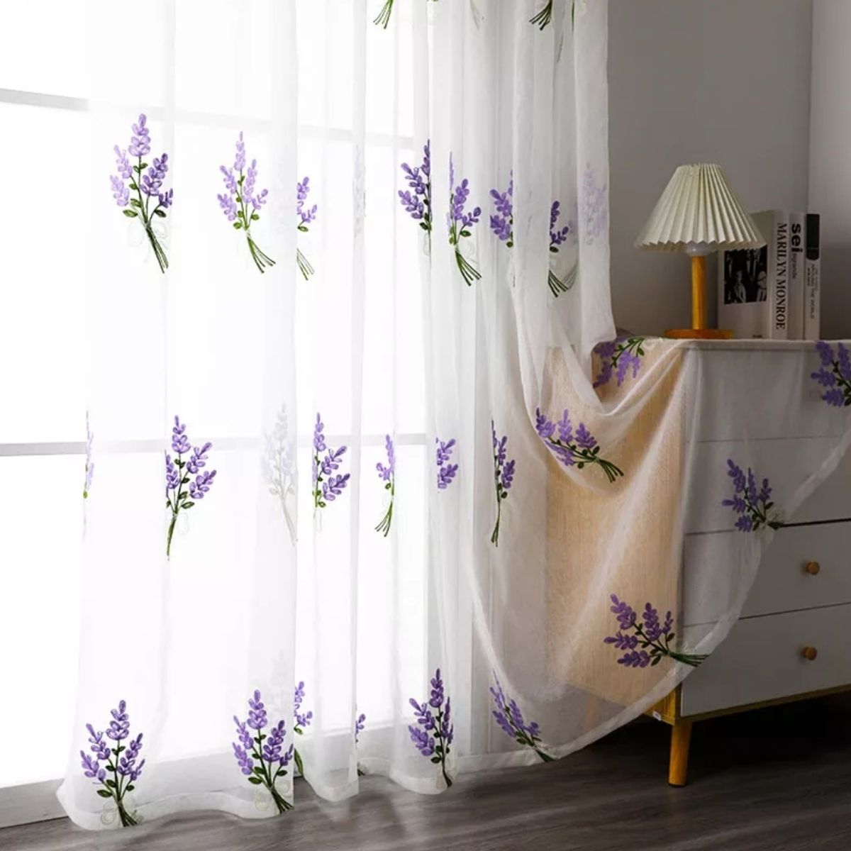 GENERICO - Visillos Bordado con ramitas moradas incluye dos paños