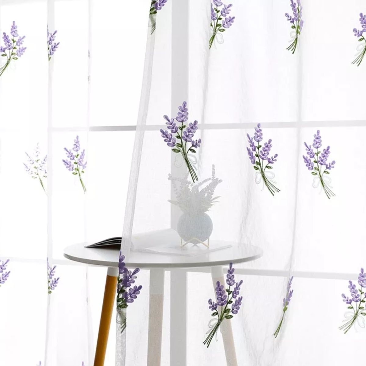 GENERICO - Visillos Bordado con ramitas moradas incluye dos paños