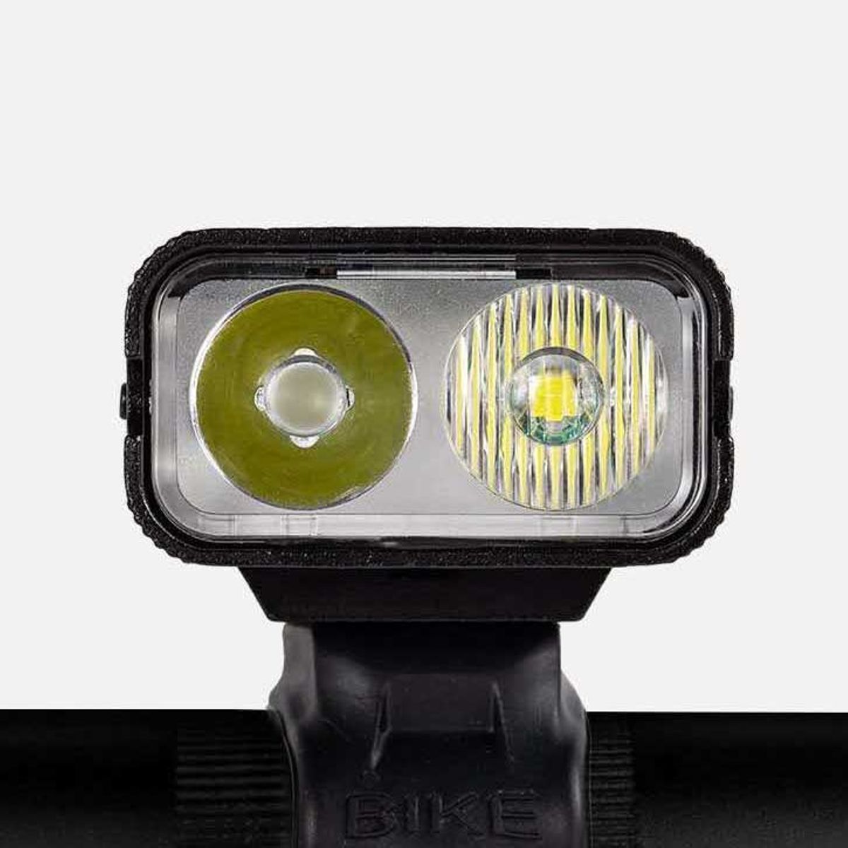 DEFENSOR FOREVER - Luz Delantera Potente Con Banco De Poder