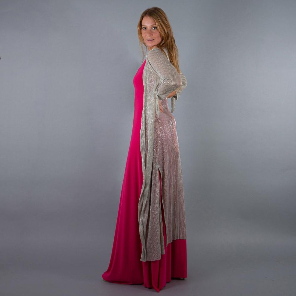MARIA PASKARO - Tapado Kimono Largo Verona Plateado Plisado Transparente Metalizado Maria Paskaro - Plateado
