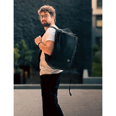 Imagen 2 del producto Mochila MOVAC Essence Antirrobo Impermeable Unisex Con Puerto USB