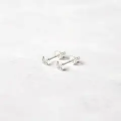 BY LAS CAYETANAS - Aros punto de luz cristal blanco