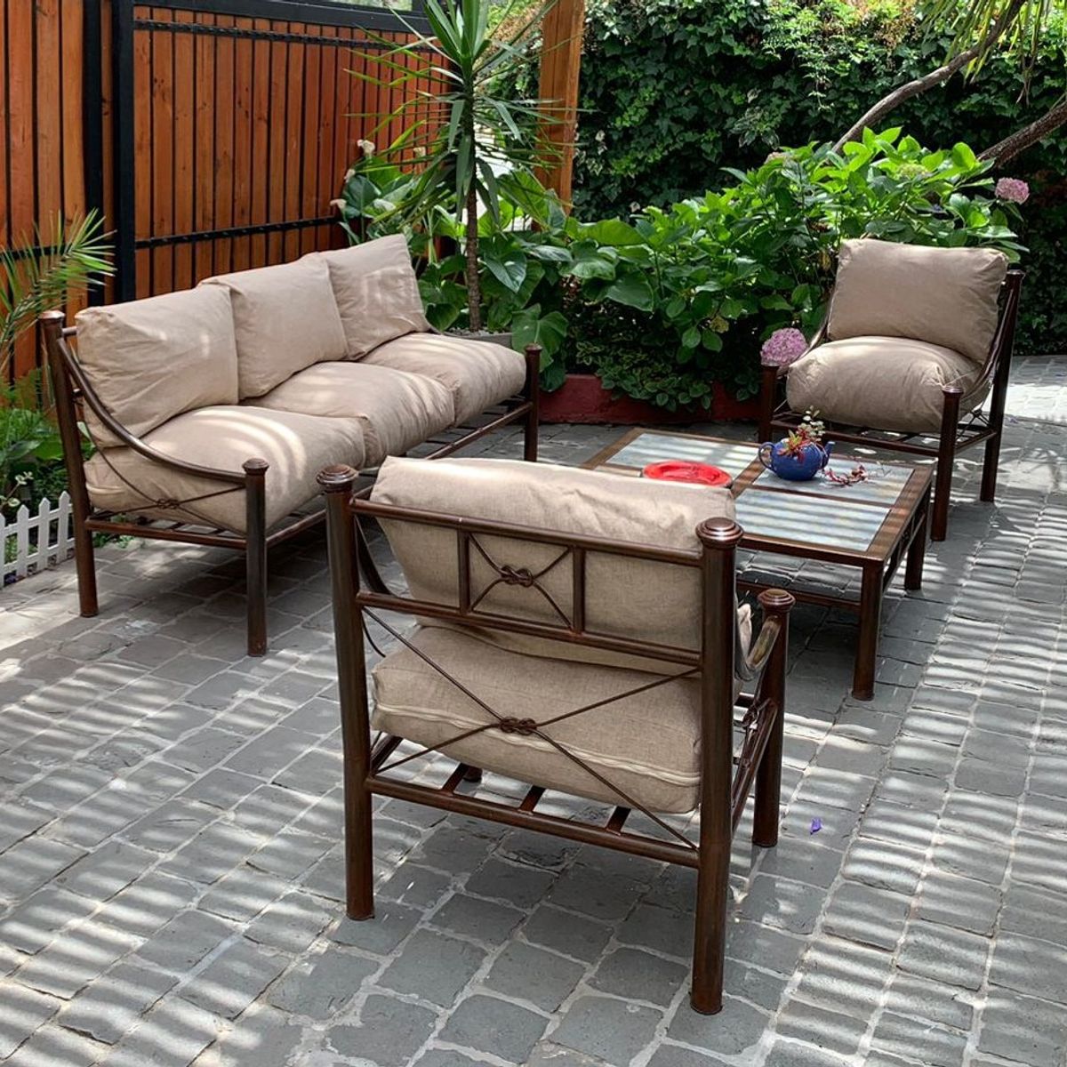 GENERICO - Juego de Living Fierro Etrusco "Nudo" Con Mesa de Centro 4 Piedras Incluida.