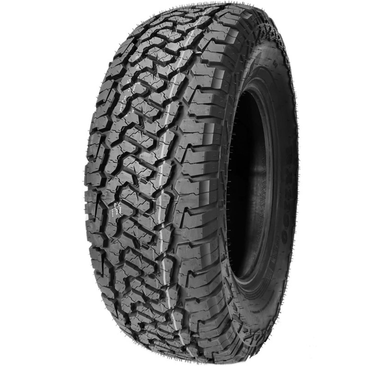 Neumático 205/70 R15 LT RA1100 AT 96/93S | Sodimac Chile