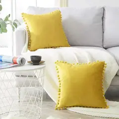 GENERICO - COJIN CON POMPONES AMARILLO 45 x 45