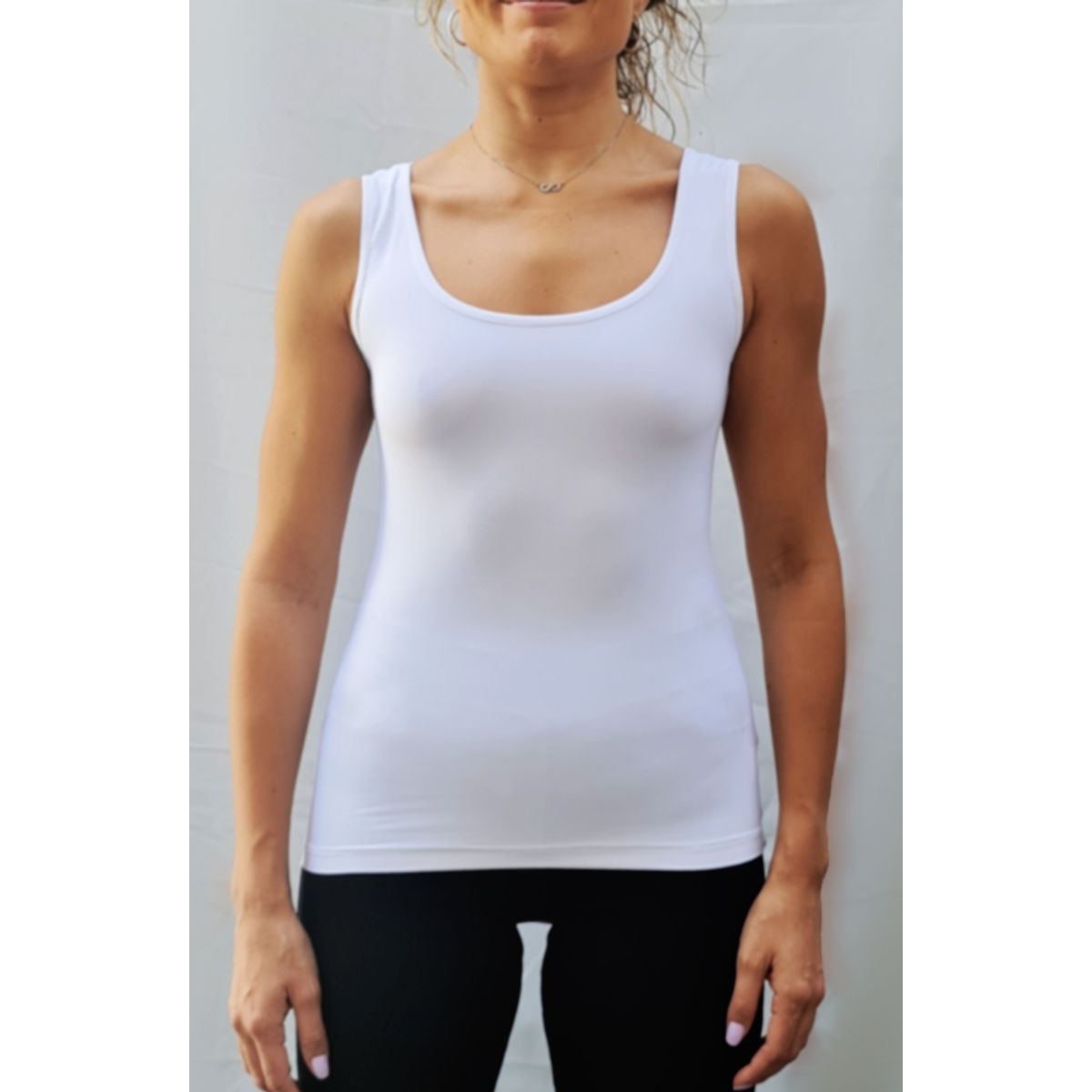 HANANEEL - Camiseta Gina Sin Manga