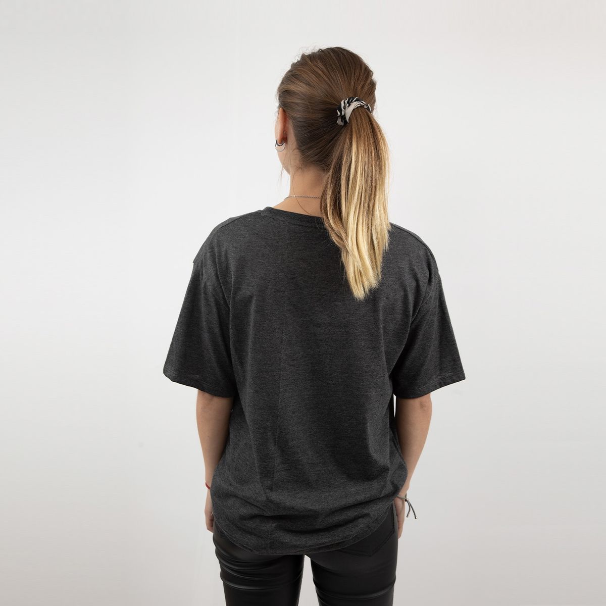 MARVEL - Polera Mujer Avengers Colours Gris Marvel