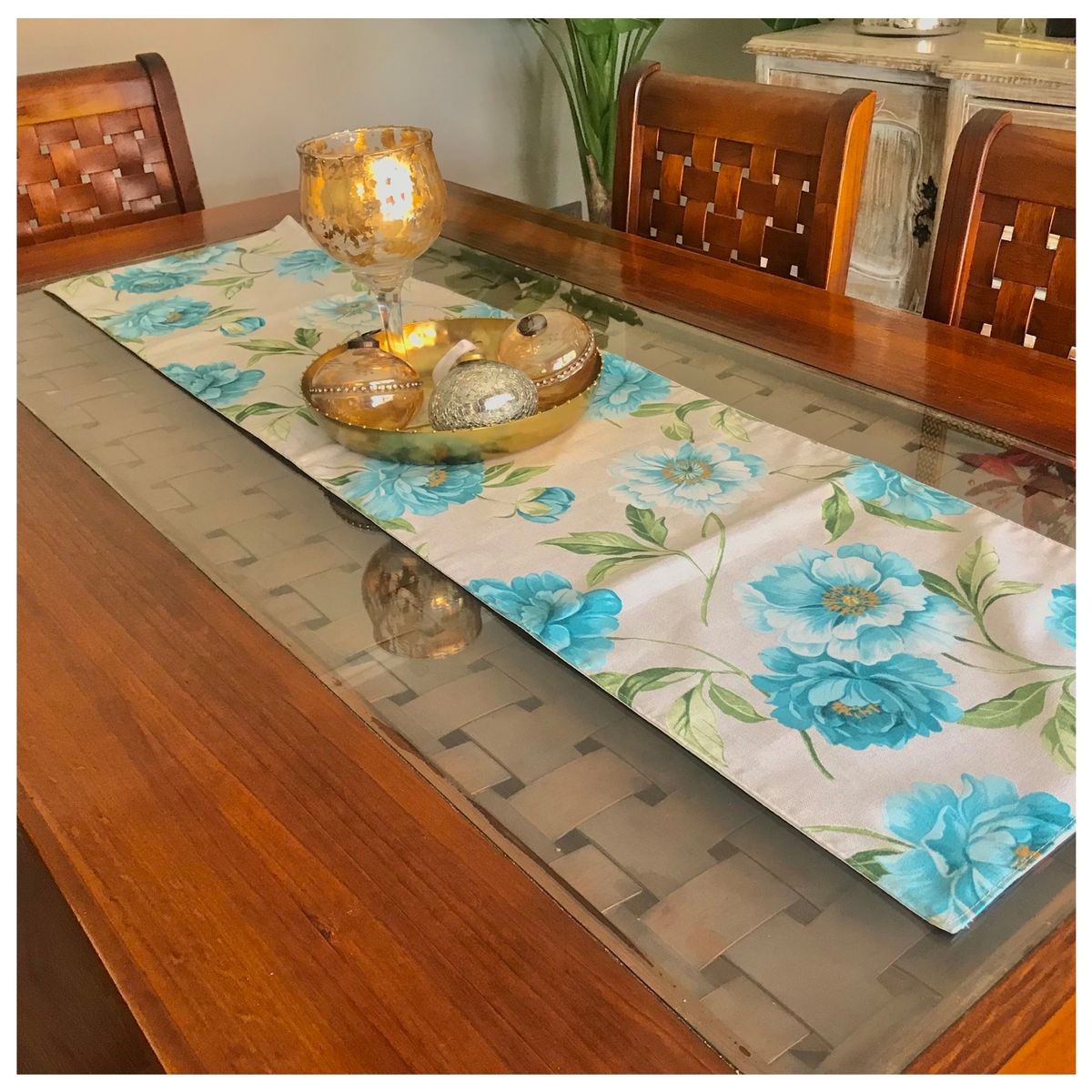 HASELNUSS - Camino de mesa flores celeste