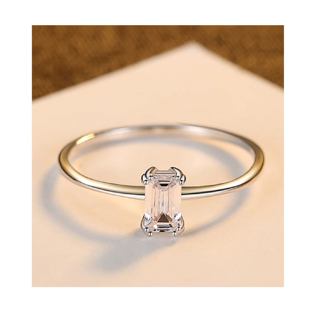 SILVER HEART - Anillo Solitario con Circón Rectangular en Plata Fina 925 SILVER HEART