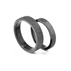 SILVER HEART - Anillo Unisex Negro fabricado en Titanio