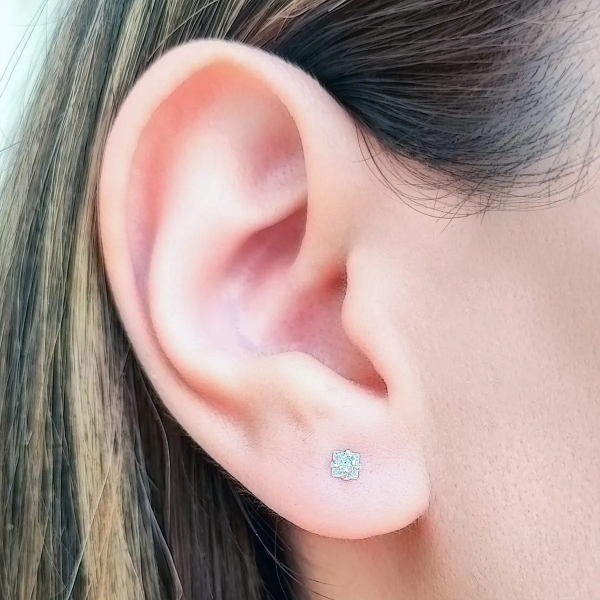 ANDREA COGGIOLA JOYAS - Aros Circón Mini Cuadrado 3mm Plata Fina 925