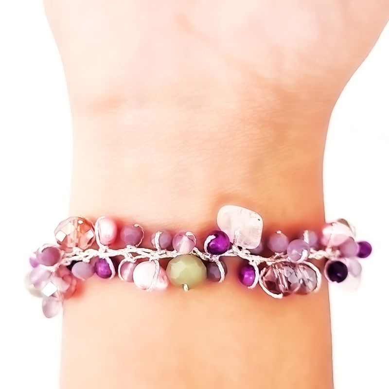ANDREA COGGIOLA JOYAS - Pulsera Mix Piedra Cristal Perla De Río Hilo Seda Plateado