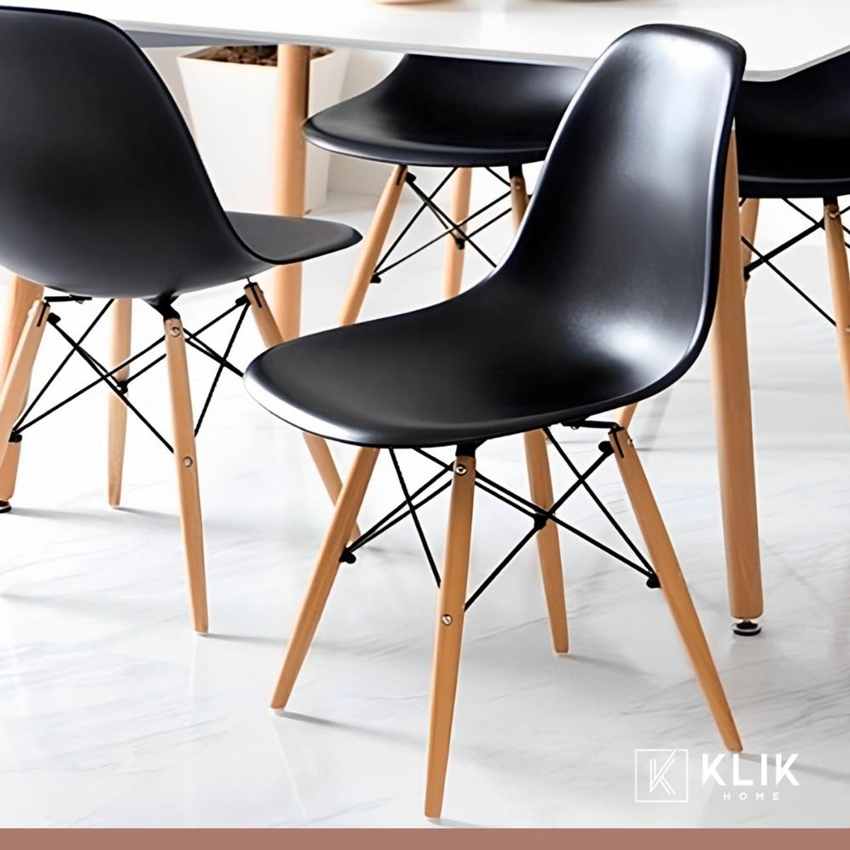 KLIK - Silla Eames - Negro Klik