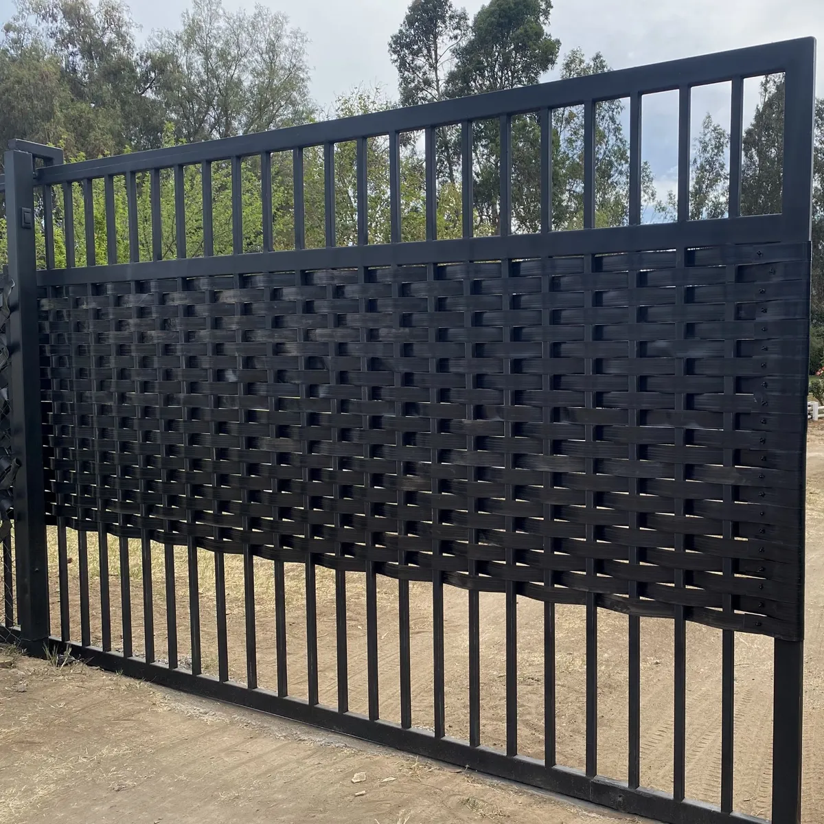 VALSTORE DECO Y DESIGN - Cinta Plástica cubre cercos y rejas Negro 6 M2, incluye broches de instalación