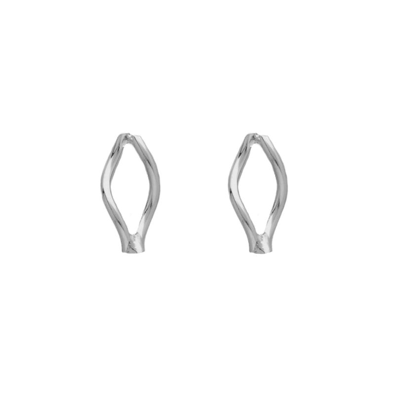VICTORIA CRUZ - Par de Aros ondas Viena elaborado en plata