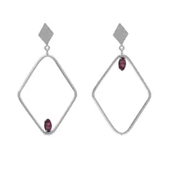 VICTORIA CRUZ - Par de Aros largos rombo color amatista elaborados en plata