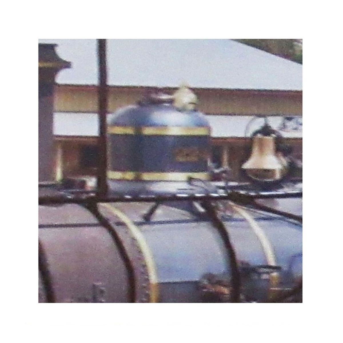 MSA MUEBLES SANTA ANA - CUADRO VIEJA ESTACION NPM (140 x 4 x 80 cm)