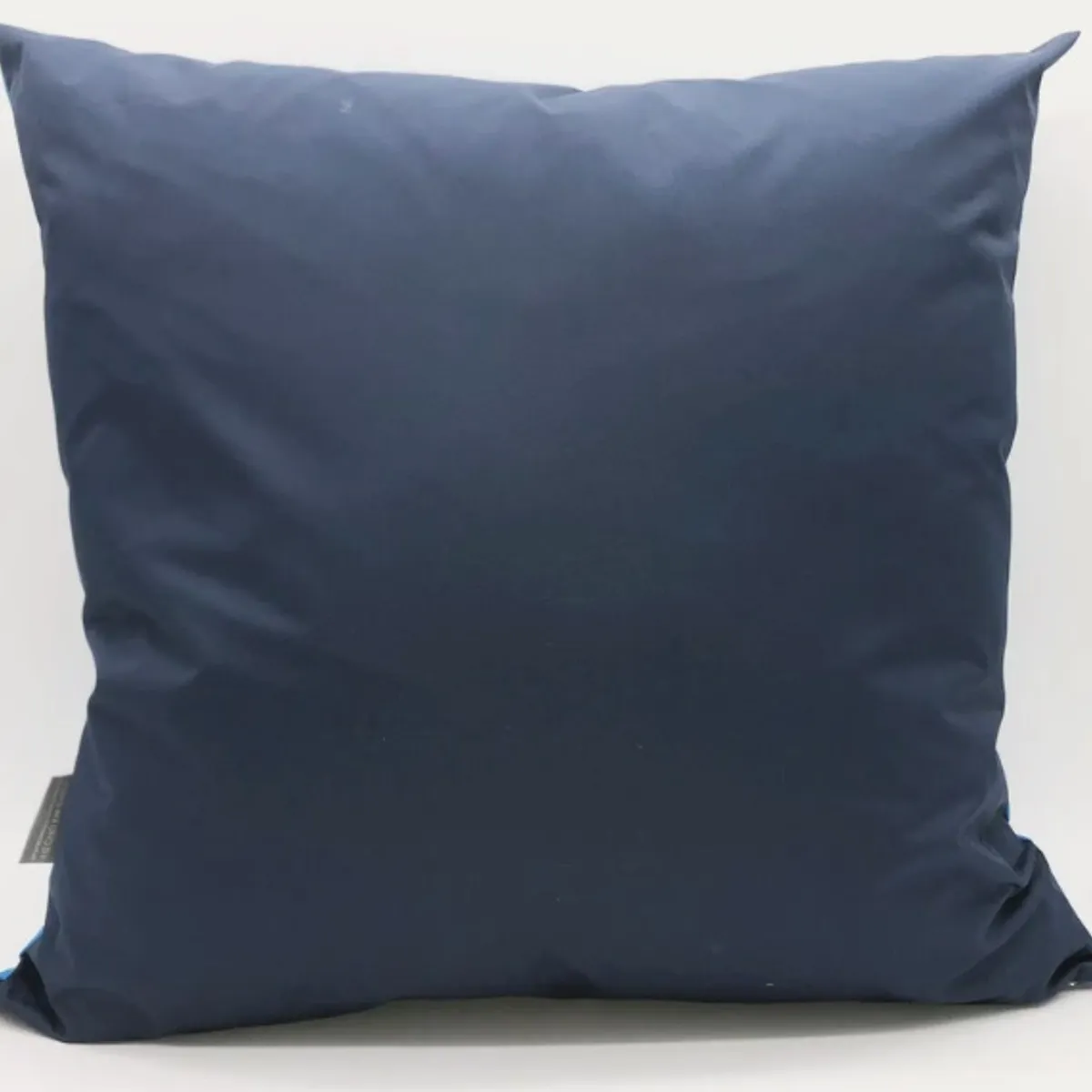 INES JOHNSON - Cojín 50x50cm impermeable azul calipso borde Inés Johnson