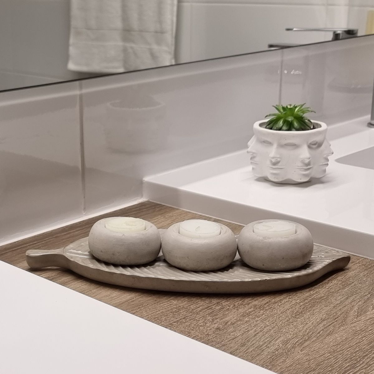 SOLIDOS - Bandeja o Plato decorativo de Hormigon Arce