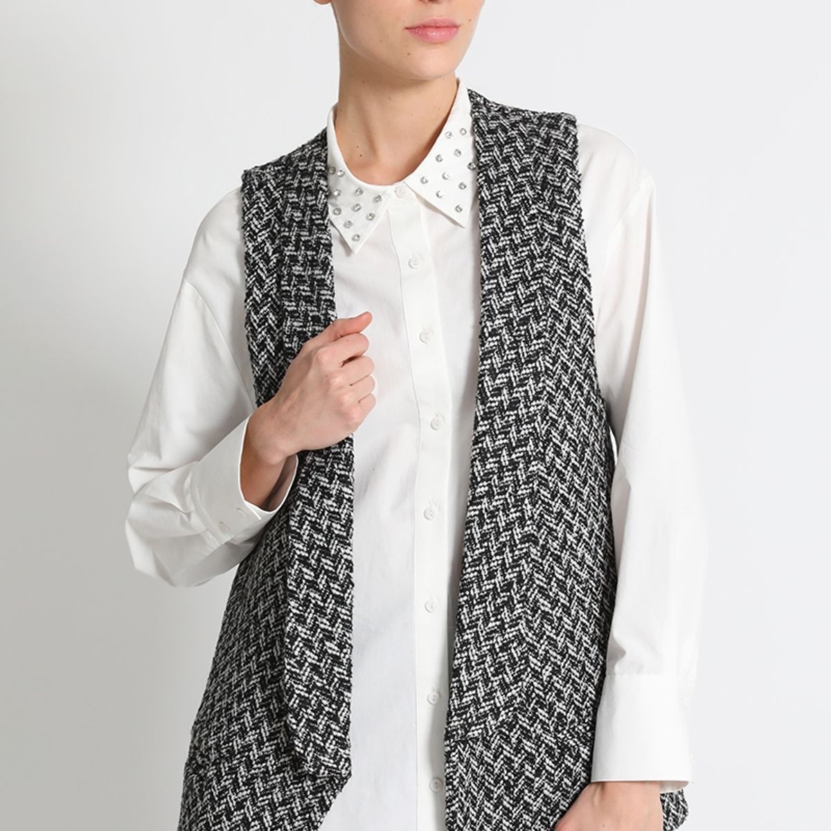 LIOLA - Chaqueta Fantasia Gruesa Negro Liola