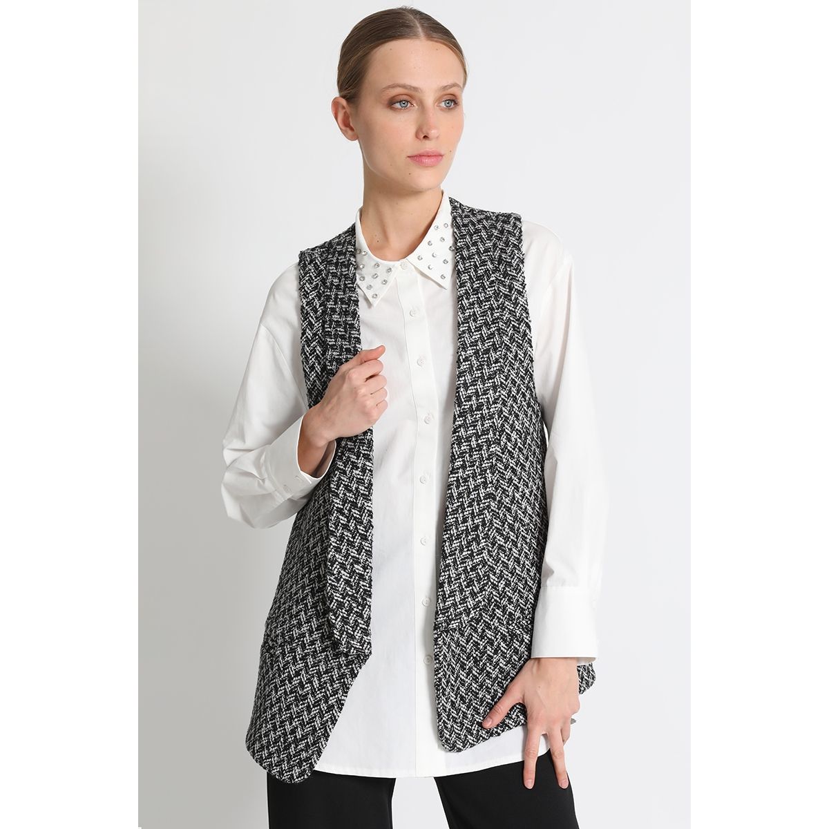 LIOLA - Chaqueta Fantasia Gruesa Negro Liola