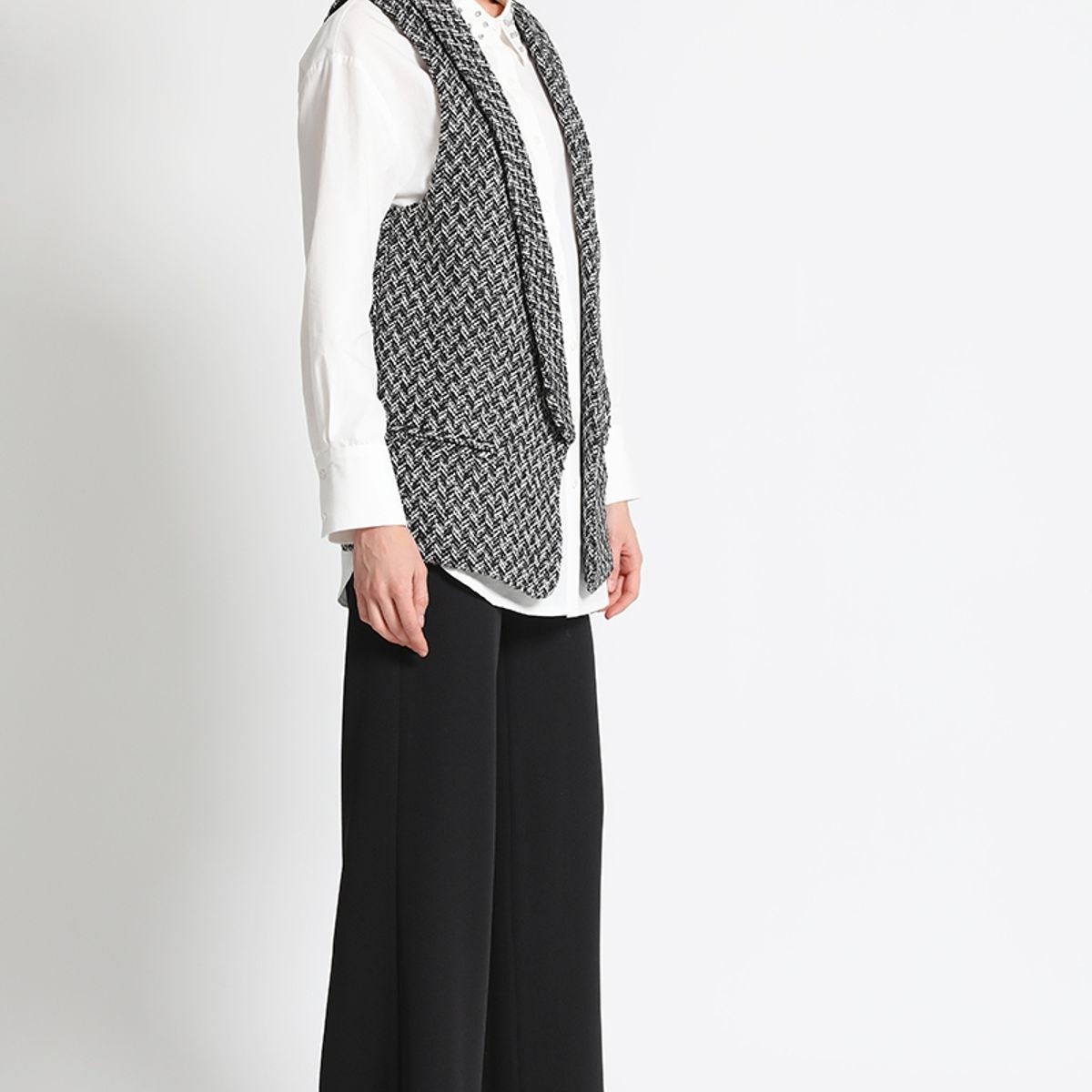 LIOLA - Chaqueta Fantasia Gruesa Negro Liola