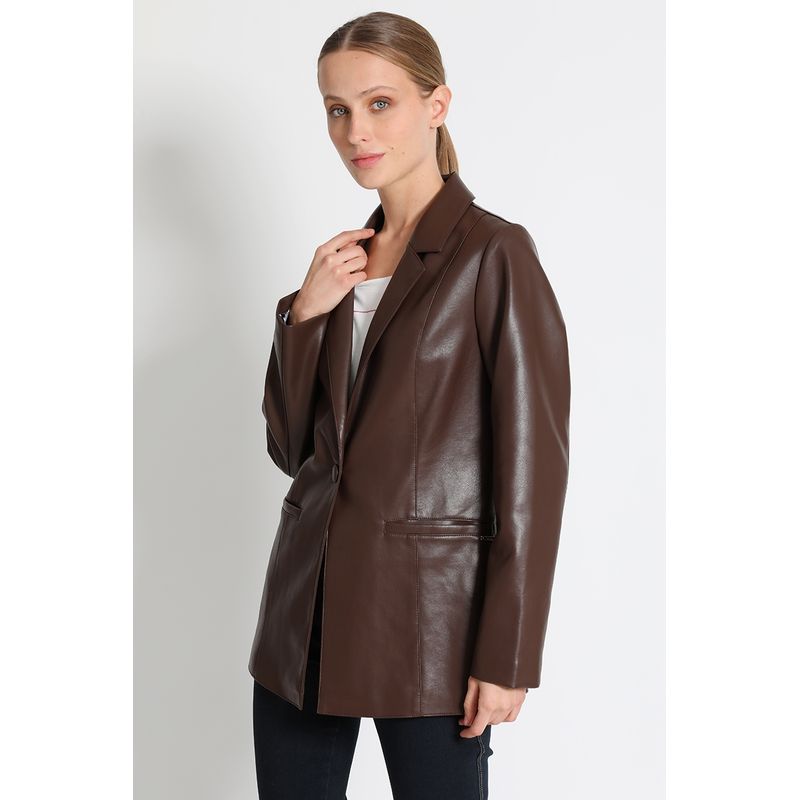 LIOLA - Blazer Entallado Efecto Piel Cafe Liola