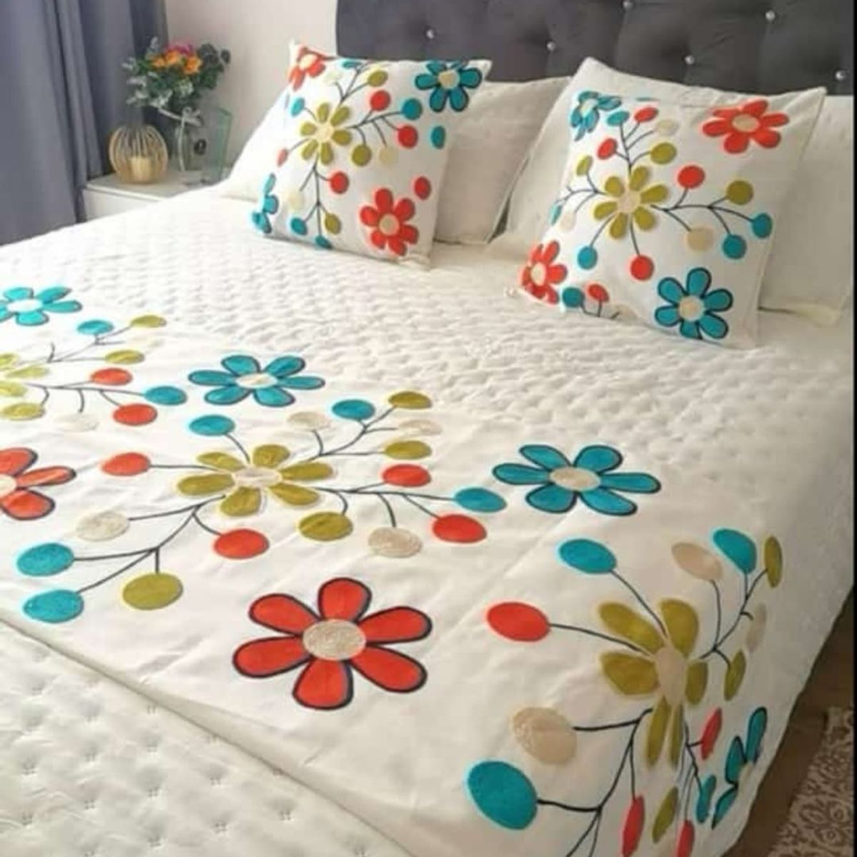 GENERICO - Piecera Bordada  + dos fundas de cojín para dormitorio