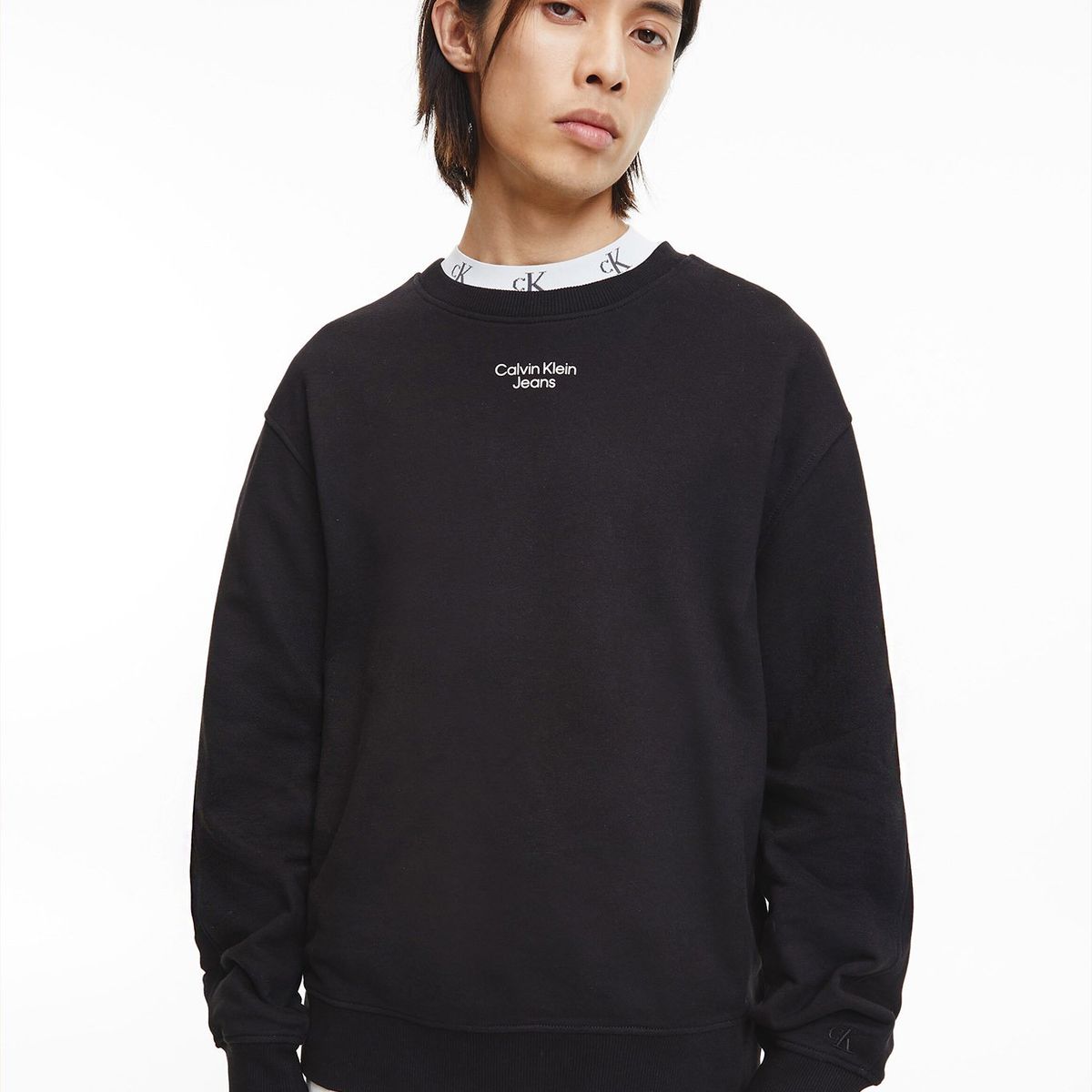 CALVIN KLEIN - Polerón Stacked Logo Negro Calvin Klein