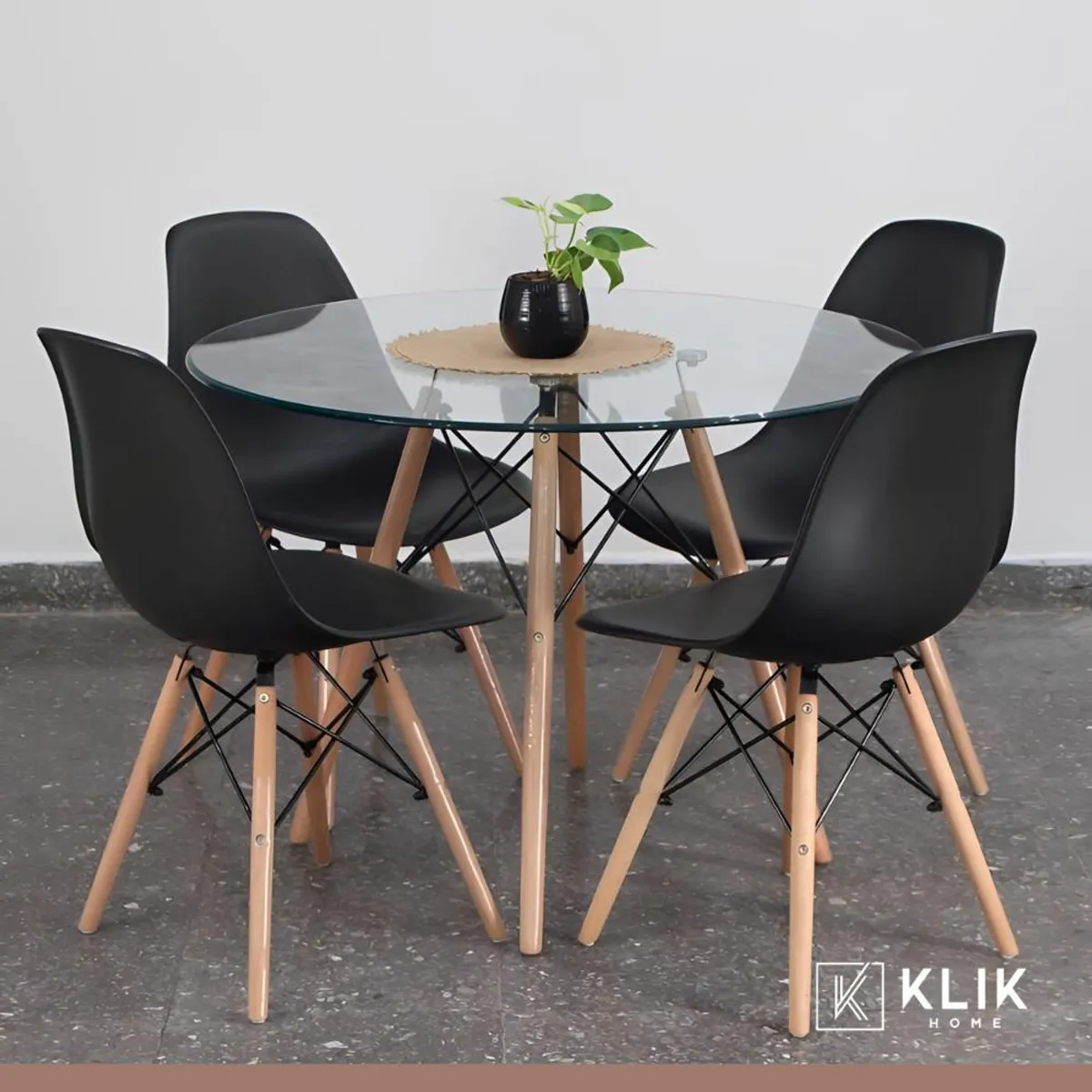 KLIK - Comedor Mesa Eames Vidrio 100cm + 4 Sillas Eames Negras KLIK