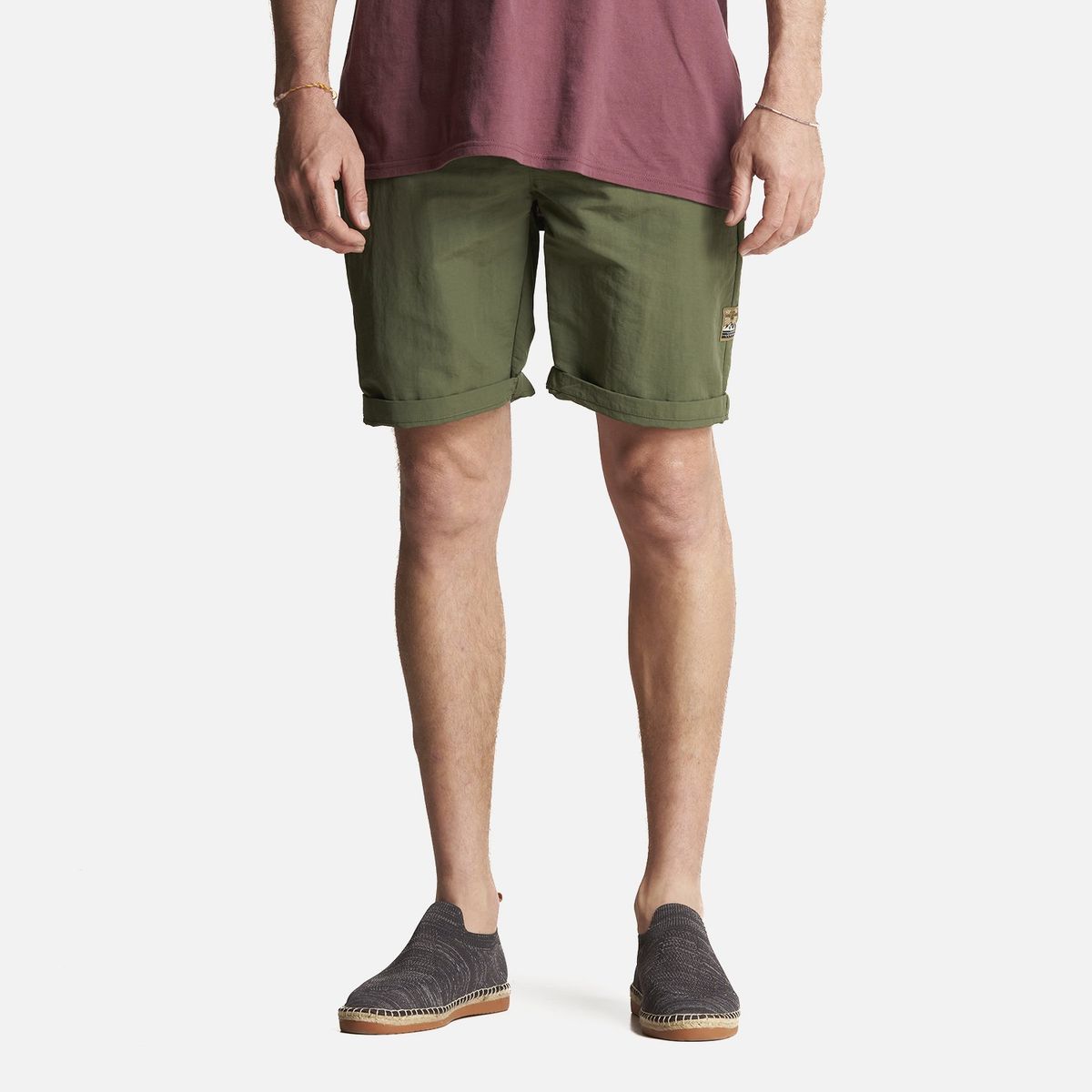 HAKA HONU - Short Hombre Triangulo de las Bermudas Verde Militar Haka Honu