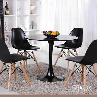 Imagen 2 del producto Comedor Mesa Tulip Negra - 4 Sillas Eames Negras