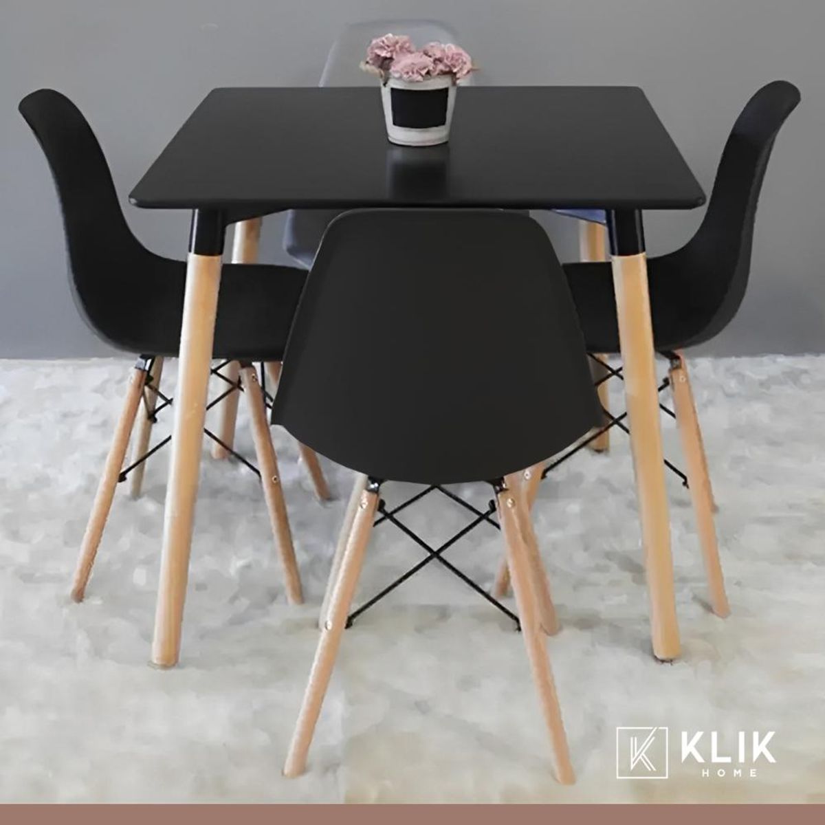 KLIK - Comedor Mesa Eames Cuadrada Negra + 4 Sillas Eames Negras KLIK