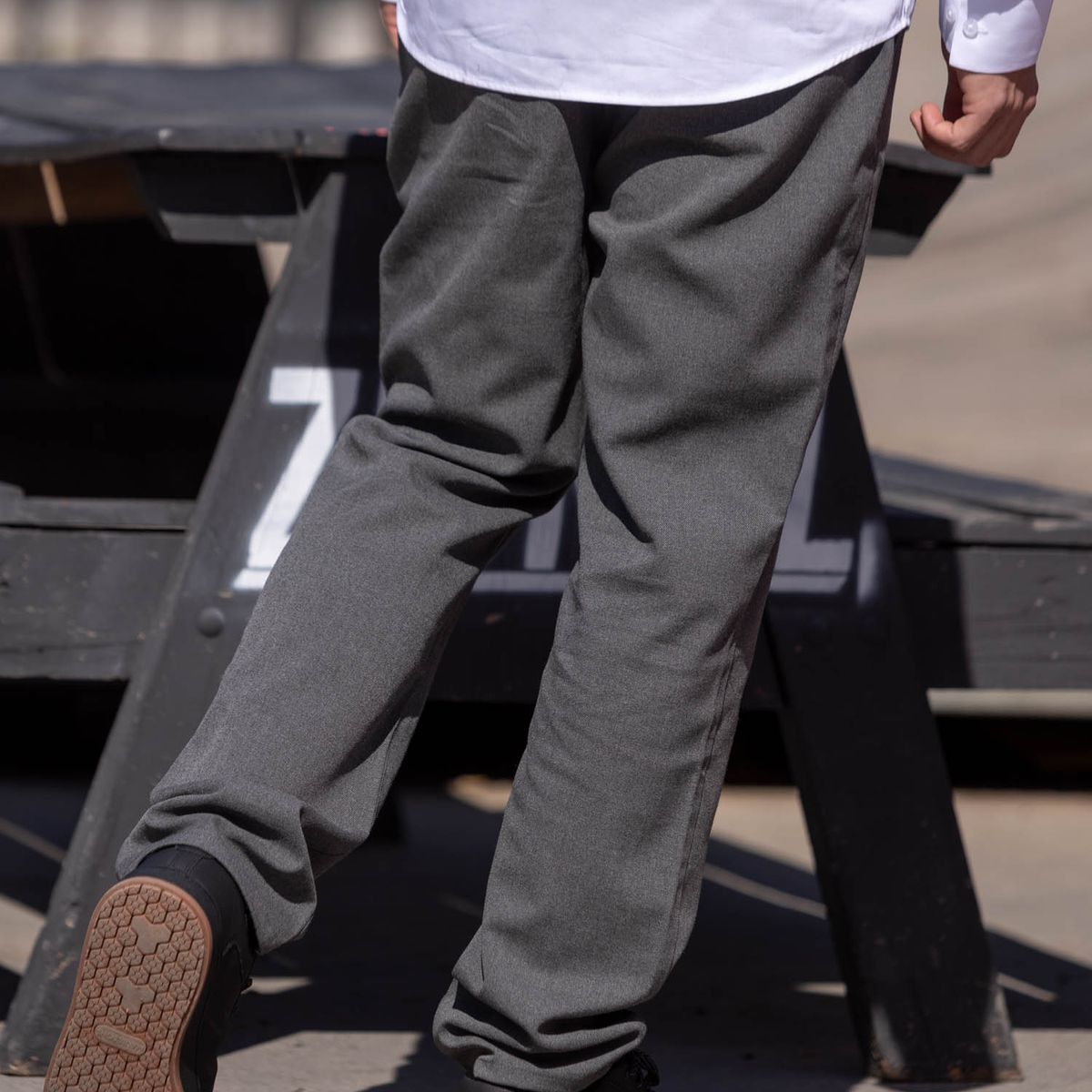 MAUI AND SONS - Pantalon Escolar Skinny Pretina Elasticada Hombre Gris Maui and Sons