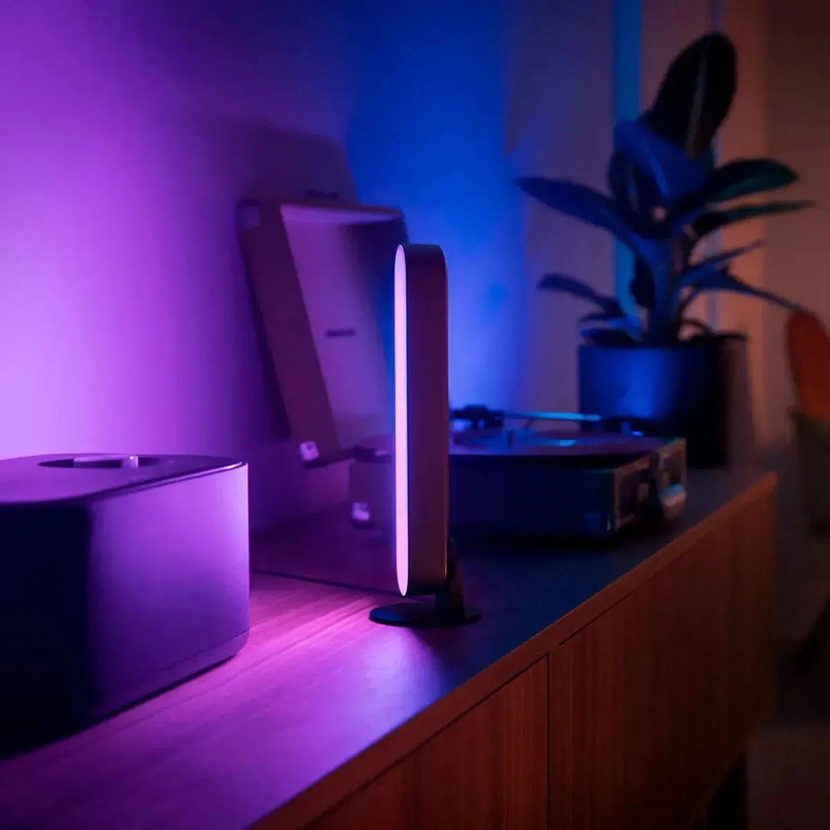 PHILIPS HUE - LÁMPARA DE MESA PLAY LIGHT BAR PHILIPS HUE 42W LUZ RGB Y CÁLIDA (2000K) A FRÍA (6000K)