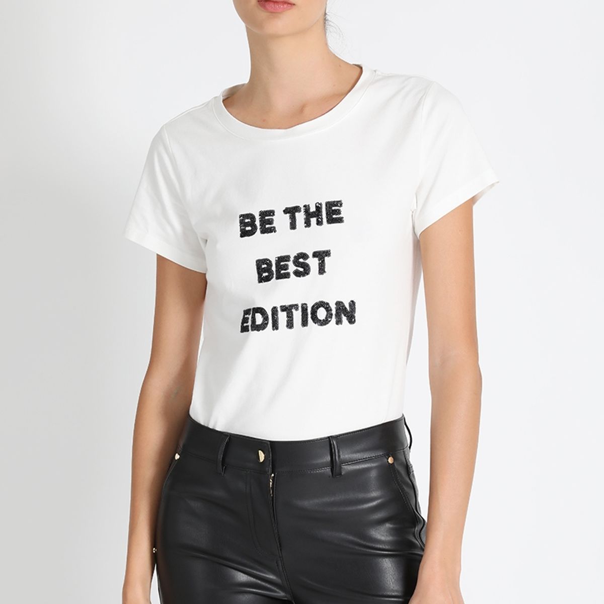 LIOLA - Polera Básica Blanca Liola