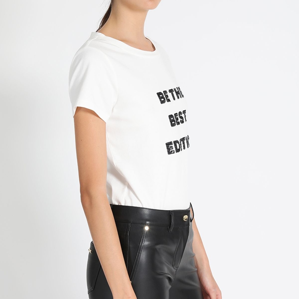 LIOLA - Polera Básica Blanca Liola