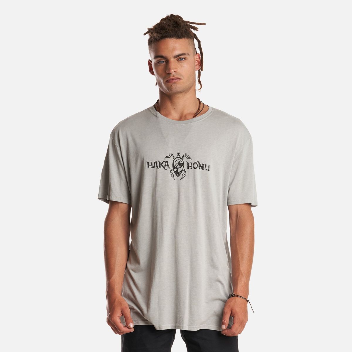 HAKA HONU - Polera Hombre Logo Gris Haka Honu
