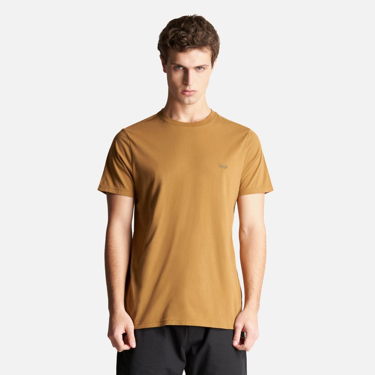 LIPPI - Polera Hombre Logo Lippi Back T-Shirt Mostaza Oscuro Lippi