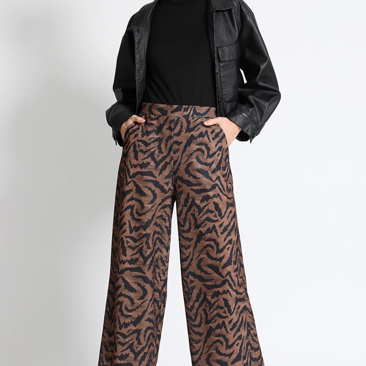 LIOLA - Pantalón Ancho Estampado Café Liola