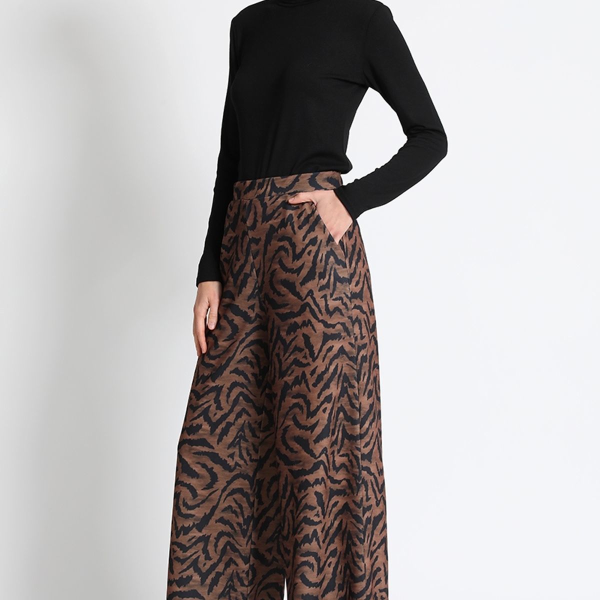 LIOLA - Pantalón Ancho Estampado Café Liola