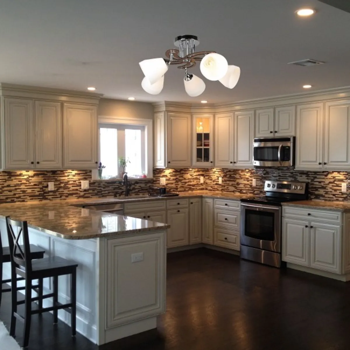 GENERICO - Lampara De Techo Cromo Madera 5 Tulipas Dirigibles ampolletas gratis