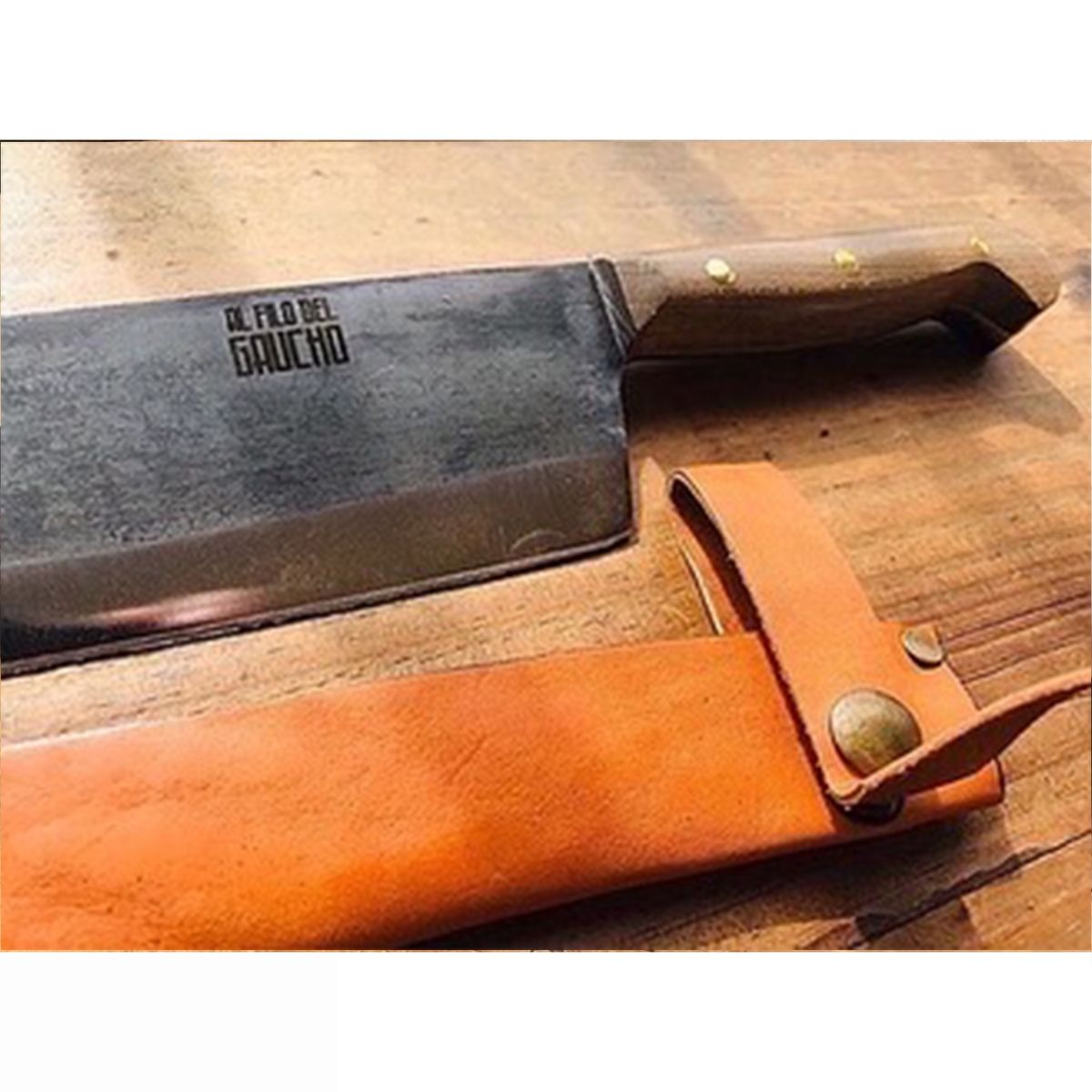 AL FILO DEL GAUCHO - Machete Rústico Template Parrillero Chico