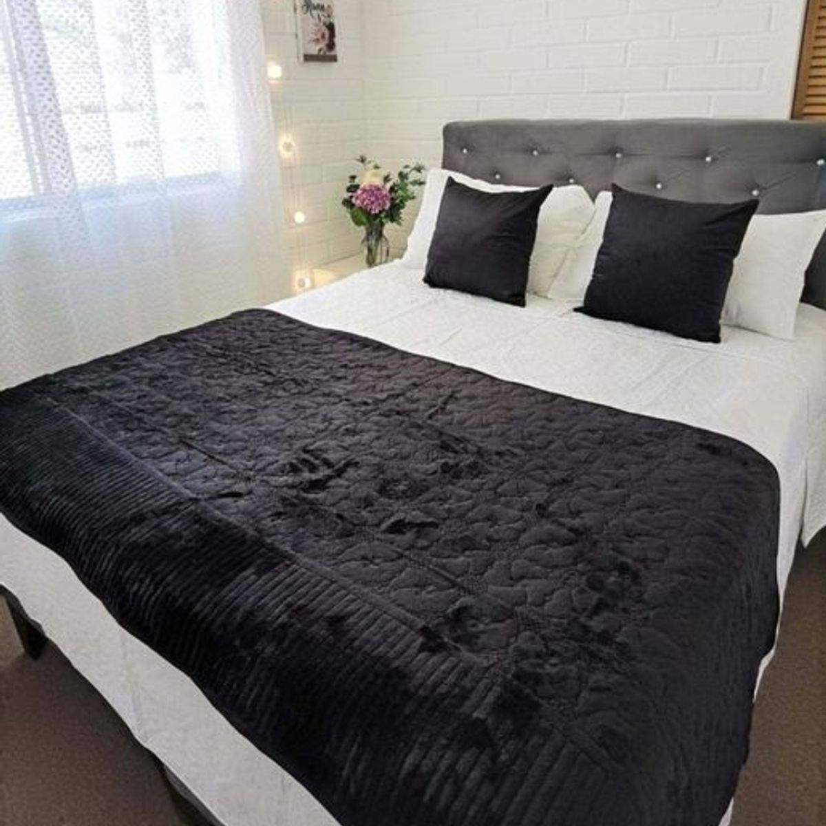 GENERICO - Piecera negra- Plush ideal para dos plazas y king Dormitorio